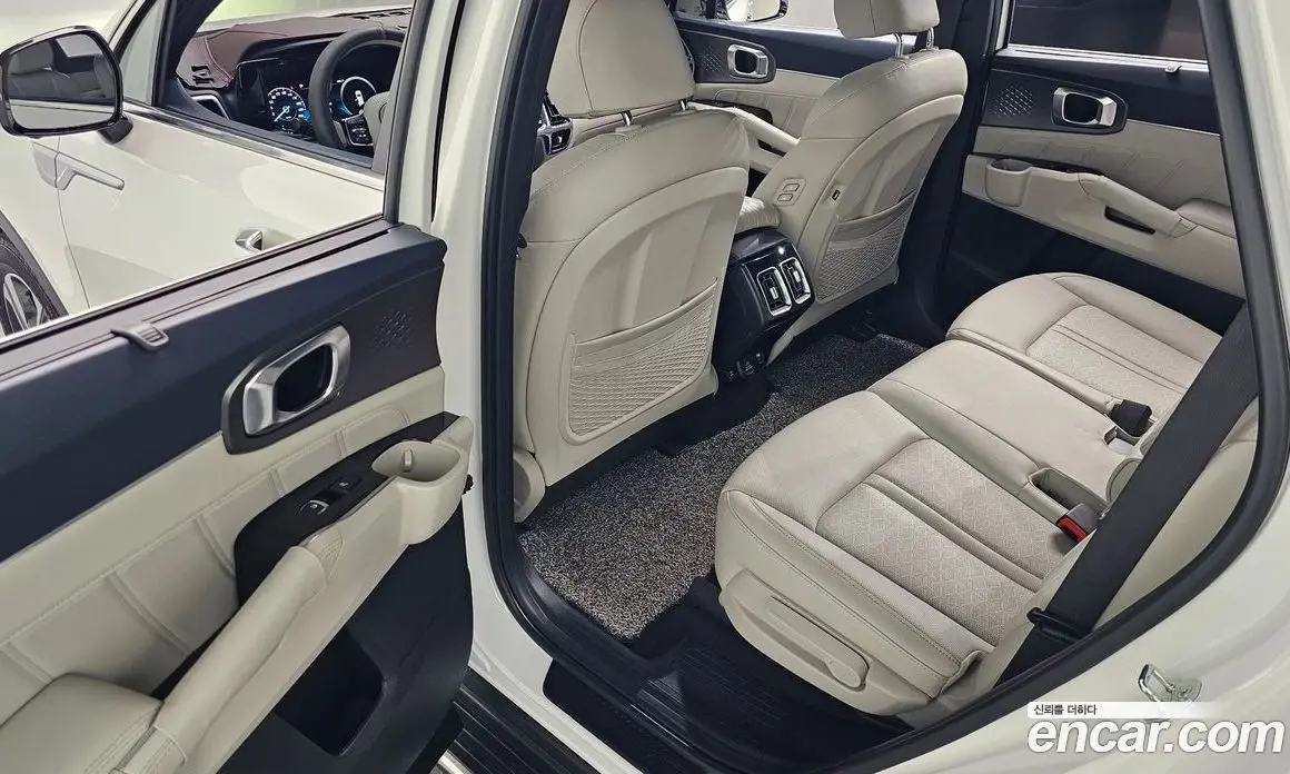 Kia Sorento 2023 1.6 автомат (гидро), фото 12 Kia Sorento 2023 1.6 автомат (гидро), фото 12