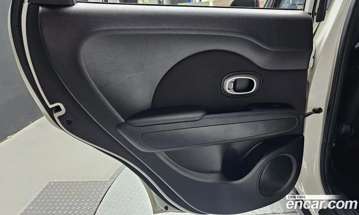Kia Soul 2016 1.6 автомат (гидро), фото 15 Kia Soul 2016 1.6 автомат (гидро), фото 15
