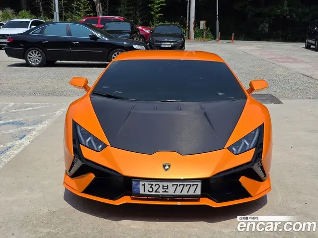 Lamborghini Huracan, 2023, 3 900 км Lamborghini Huracan, 2023, 3 900 км