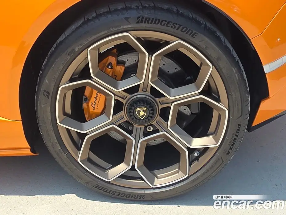 Lamborghini Huracan 2023 5.2 автомат (гидро), фото 14 Lamborghini Huracan 2023 5.2 автомат (гидро), фото 14