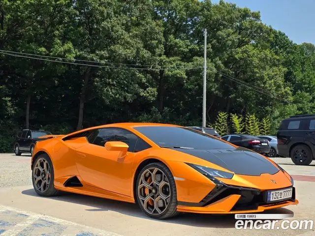 Lamborghini Huracan 2023 5.2 автомат (гидро), миниатюра 3 Lamborghini Huracan 2023 5.2 автомат (гидро), миниатюра 3