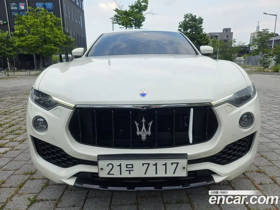 Maserati Levante 2017 3.0 автомат (гидро), фото 1 Maserati Levante 2017 3.0 автомат (гидро), фото 1