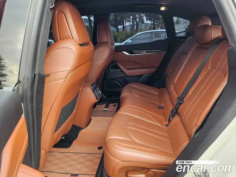 Maserati Levante 2017 3.0 автомат (гидро), фото 11 Maserati Levante 2017 3.0 автомат (гидро), фото 11