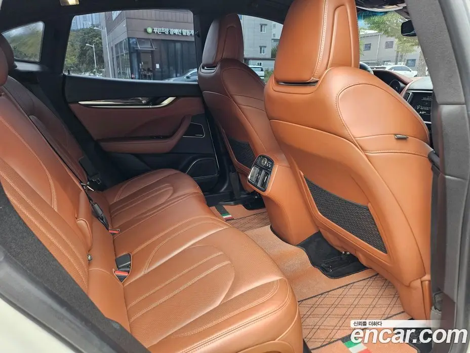 Maserati Levante 2017 3.0 автомат (гидро), фото 15 Maserati Levante 2017 3.0 автомат (гидро), фото 15