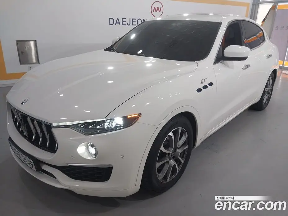 Maserati Levante 2022 2.0 автомат (гидро), фото 1 Maserati Levante 2022 2.0 автомат (гидро), фото 1