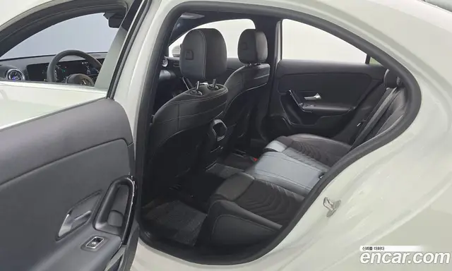 Mercedes-Benz A-Class 2020 2.0 автомат (гидро), миниатюра 12