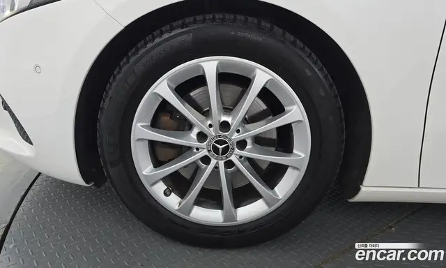 Mercedes-Benz A-Class 2020 2.0 автомат (гидро), миниатюра 5