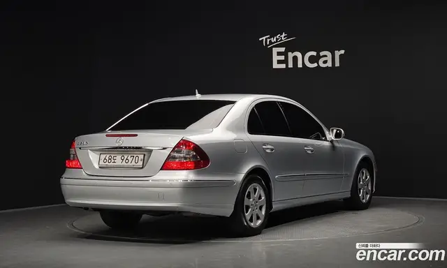 Mercedes-Benz E-Class 2007 1.8 автомат (гидро), миниатюра 1