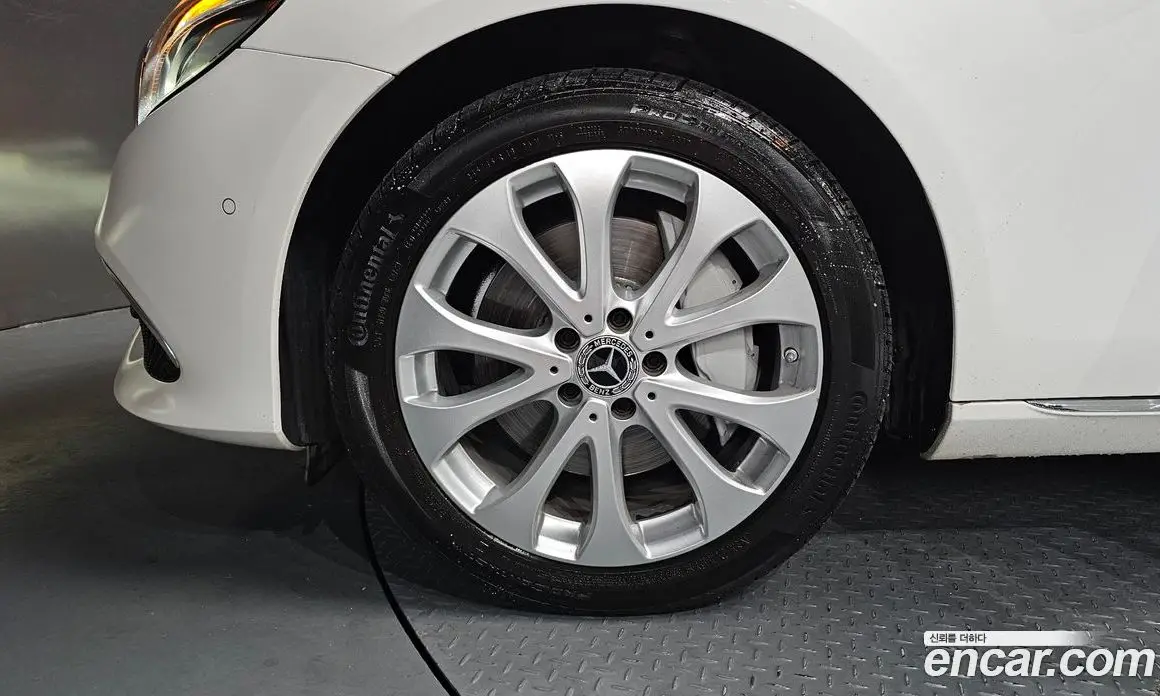 Mercedes-Benz E-Class 2019 2.0 автомат (гидро), фото 4 Mercedes-Benz E-Class 2019 2.0 автомат (гидро), фото 4