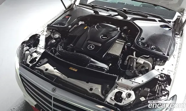 Mercedes-Benz E-Class 2019 2.0 автомат (гидро), миниатюра 5 Mercedes-Benz E-Class 2019 2.0 автомат (гидро), миниатюра 5