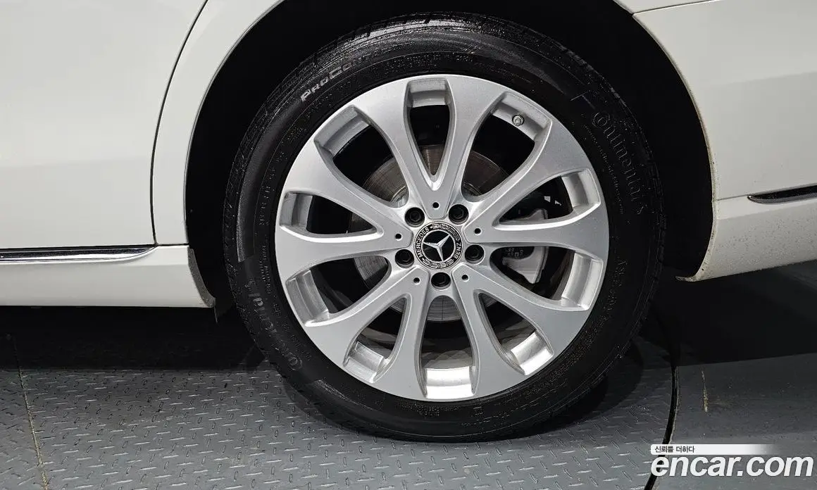 Mercedes-Benz E-Class 2019 2.0 автомат (гидро), фото 6 Mercedes-Benz E-Class 2019 2.0 автомат (гидро), фото 6
