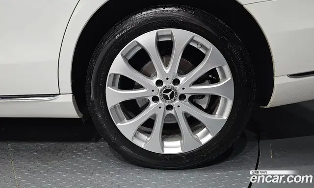 Mercedes-Benz E-Class 2019 2.0 автомат (гидро), миниатюра 6 Mercedes-Benz E-Class 2019 2.0 автомат (гидро), миниатюра 6
