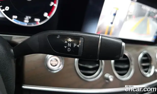 Mercedes-Benz E-Class 2019 2.0 автомат (гидро), миниатюра 12