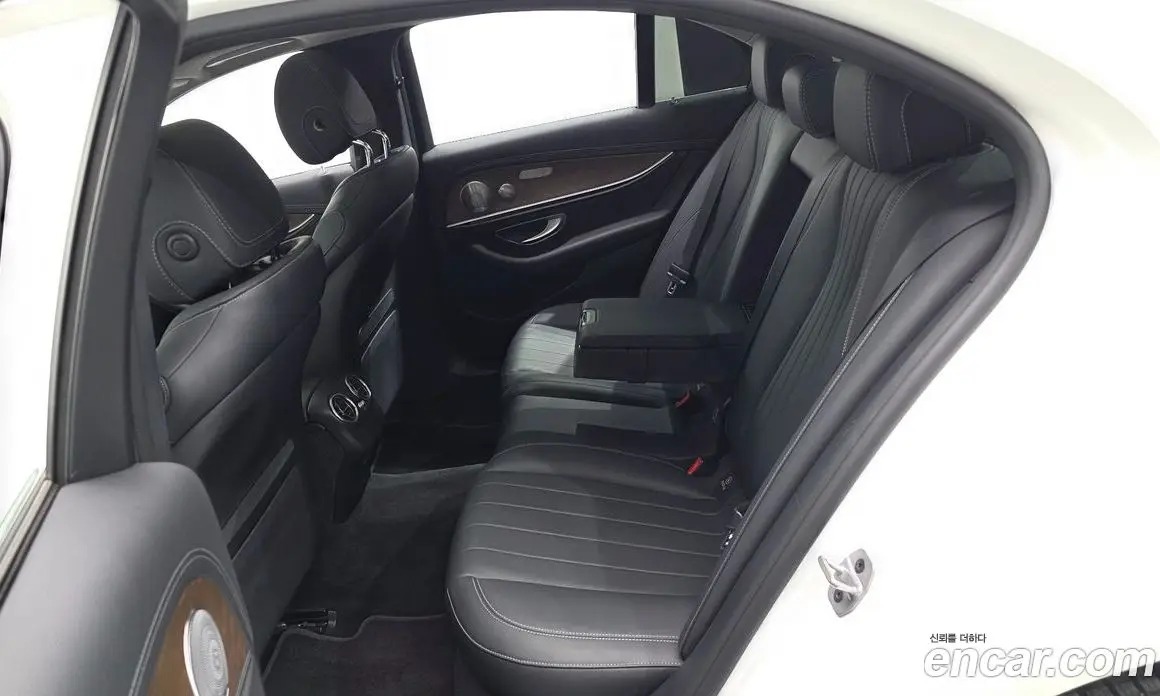 Mercedes-Benz E-Class 2019 2.0 автомат (гидро), фото 18 Mercedes-Benz E-Class 2019 2.0 автомат (гидро), фото 18