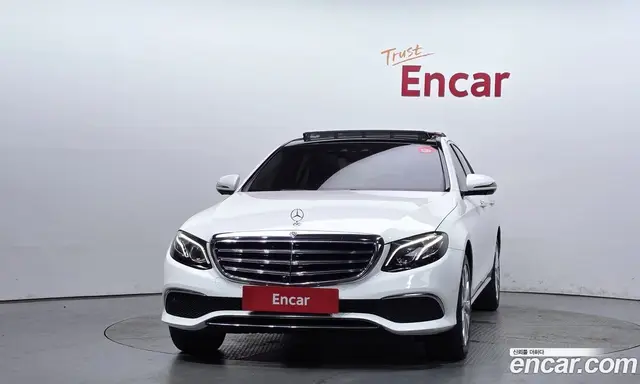 Mercedes-Benz E-Class 2019 2.0 автомат (гидро), миниатюра 3 Mercedes-Benz E-Class 2019 2.0 автомат (гидро), миниатюра 3