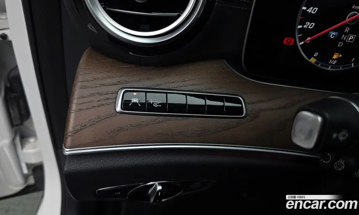 Mercedes-Benz E-Class 2019 2.0 автомат (гидро), фото 26 Mercedes-Benz E-Class 2019 2.0 автомат (гидро), фото 26