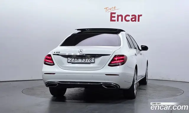 Mercedes-Benz E-Class 2019 2.0 автомат (гидро), миниатюра 4 Mercedes-Benz E-Class 2019 2.0 автомат (гидро), миниатюра 4