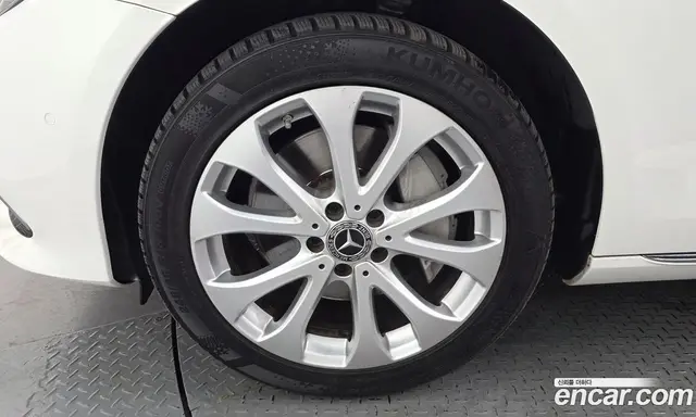 Mercedes-Benz E-Class 2019 2.0 автомат (гидро), миниатюра 5 Mercedes-Benz E-Class 2019 2.0 автомат (гидро), миниатюра 5