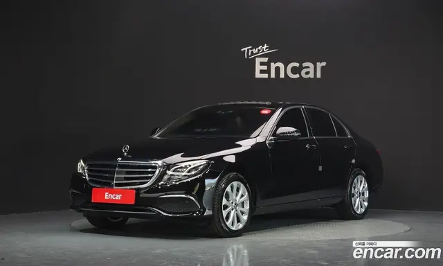 Mercedes-Benz E-Class 2020 2.0 автомат (гидро), миниатюра 1 Mercedes-Benz E-Class 2020 2.0 автомат (гидро), миниатюра 1