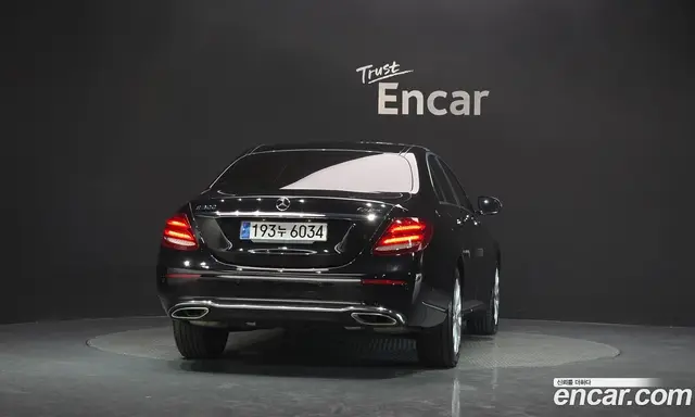 Mercedes-Benz E-Class 2020 2.0 автомат (гидро), миниатюра 4 Mercedes-Benz E-Class 2020 2.0 автомат (гидро), миниатюра 4