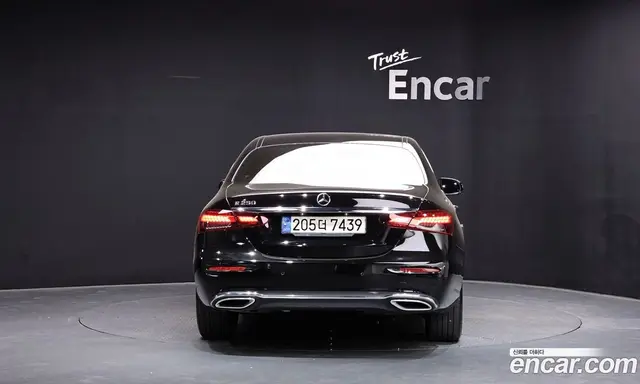 Mercedes-Benz E-Class 2021 2.0 автомат (гидро), миниатюра 4
