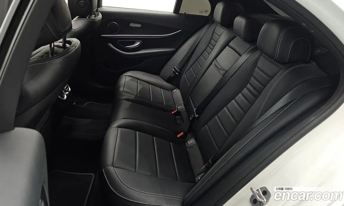 Mercedes-Benz E-Class 2023 2.0 автомат (гидро), фото 11