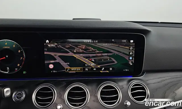 Mercedes-Benz E-Class 2023 2.0 автомат (гидро), миниатюра 12