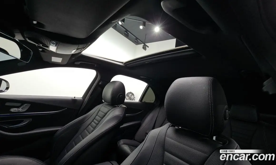 Mercedes-Benz E-Class 2023 2.0 автомат (гидро), фото 17