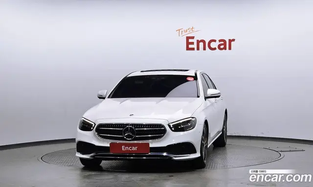 Mercedes-Benz E-Class 2023 2.0 автомат (гидро), миниатюра 3