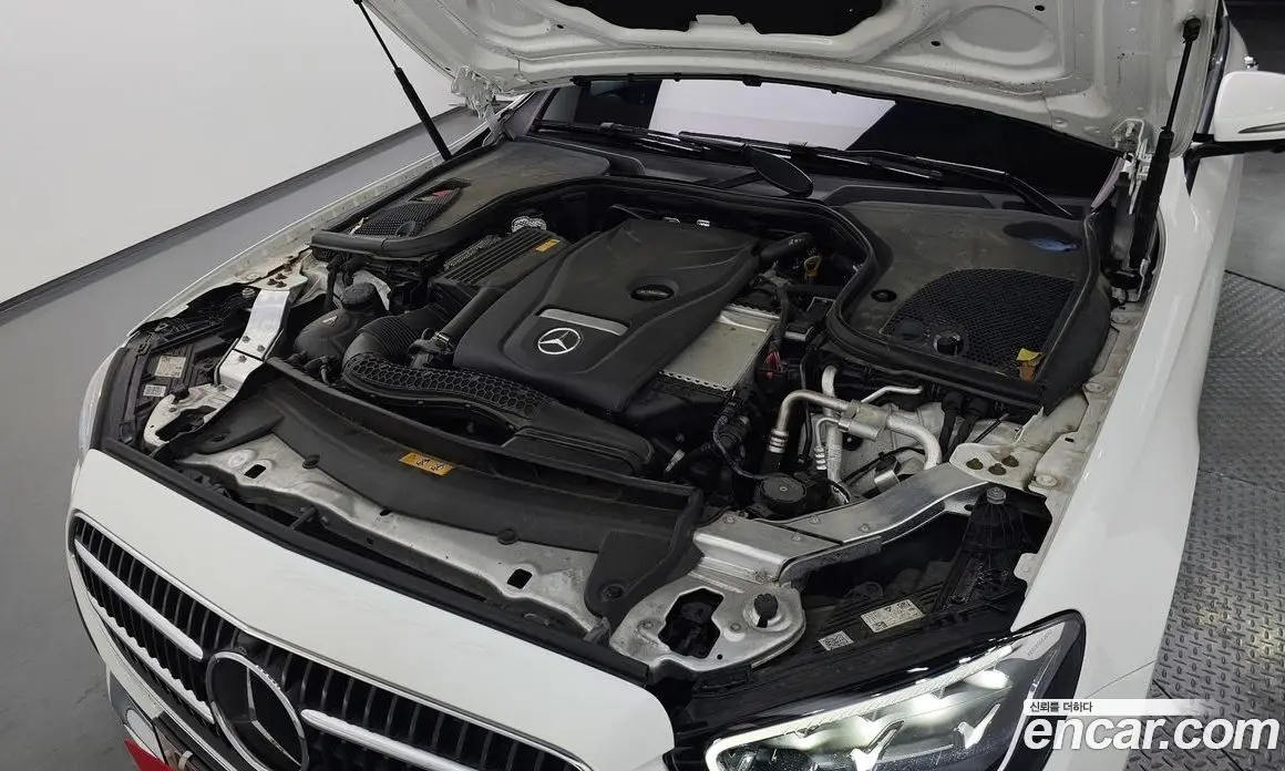 Mercedes-Benz E-Class 2023 2.0 автомат (гидро), фото 6