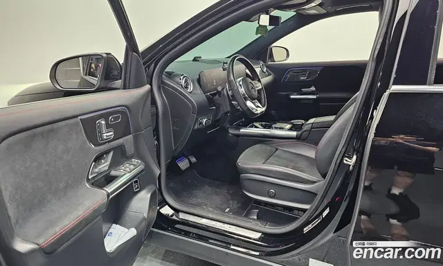 Mercedes-Benz GLA-Class 2023 2.0 автомат (гидро), миниатюра 12