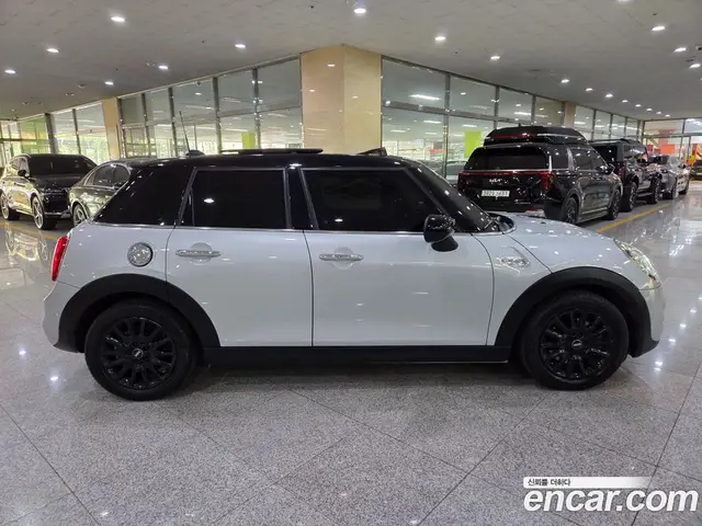 Mini Cooper 2019 2.0 автомат (гидро), миниатюра 5 Mini Cooper 2019 2.0 автомат (гидро), миниатюра 5