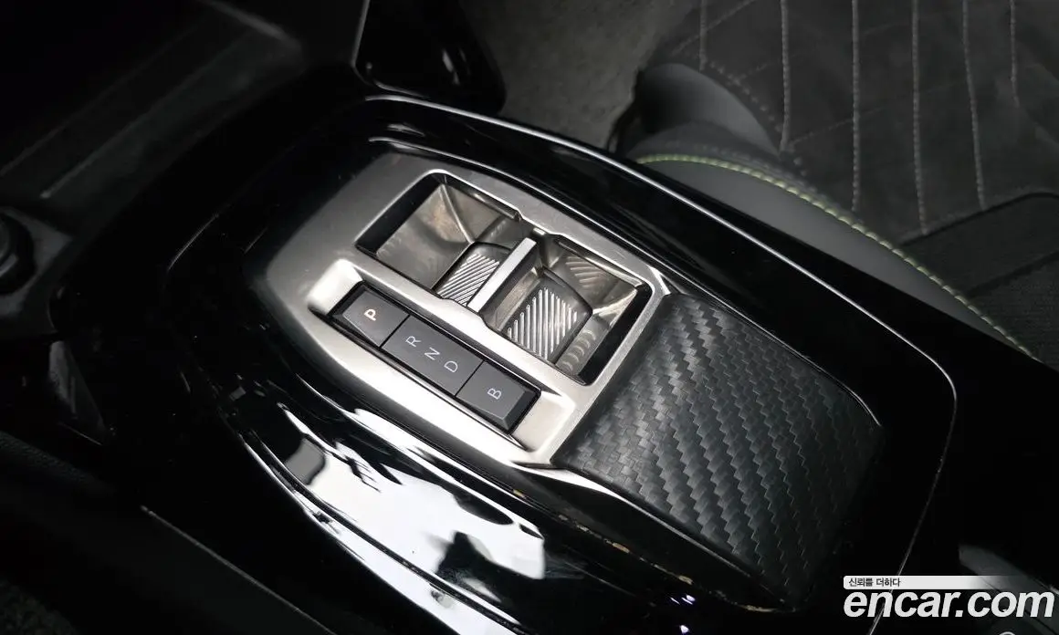 Peugeot 208 2023 0.1 автомат (гидро), фото 12