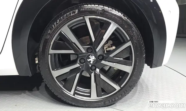 Peugeot 208 2023 0.1 автомат (гидро), миниатюра 5
