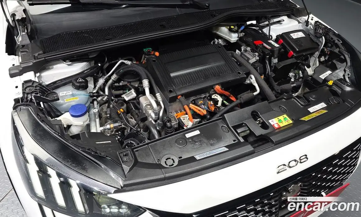 Peugeot 208 2023 0.1 автомат (гидро), фото 6