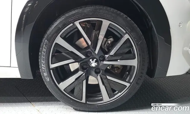 Peugeot 208 2023 0.1 автомат (гидро), миниатюра 7