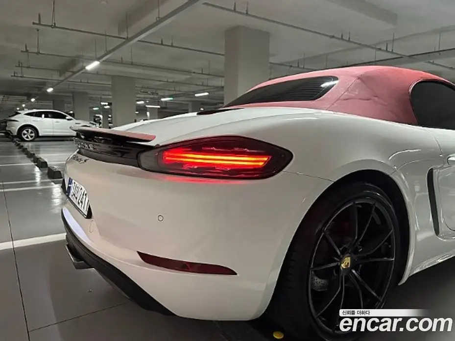 Porsche 718 2018 2.5 автомат (гидро), фото 7 Porsche 718 2018 2.5 автомат (гидро), фото 7