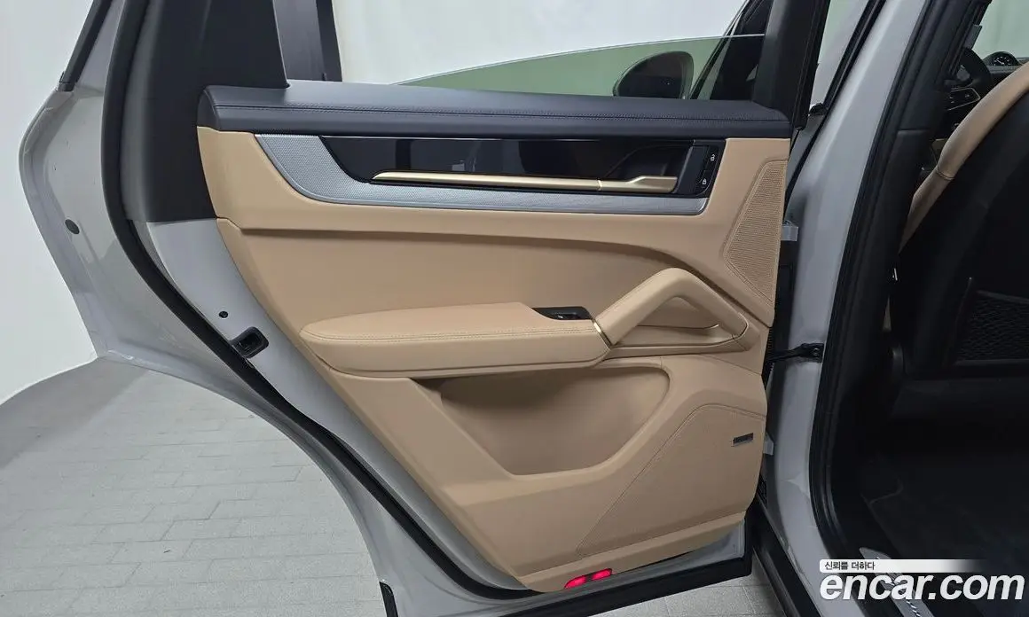 Porsche Cayenne 2024 3.0 автомат (гидро), фото 15