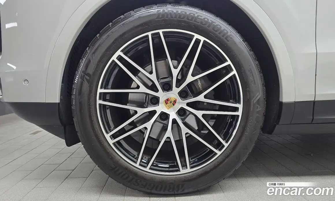 Porsche Cayenne 2024 3.0 автомат (гидро), фото 5