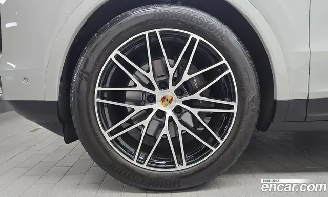 Porsche Cayenne 2024 3.0 автомат (гидро), миниатюра 5
