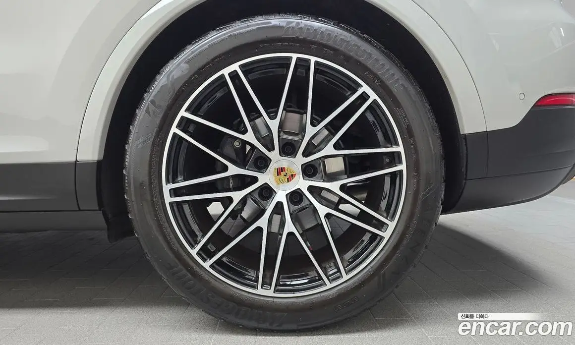 Porsche Cayenne 2024 3.0 автомат (гидро), фото 7