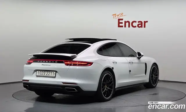 Porsche Panamera 2018 3.0 автомат (гидро), миниатюра 2 Porsche Panamera 2018 3.0 автомат (гидро), миниатюра 2