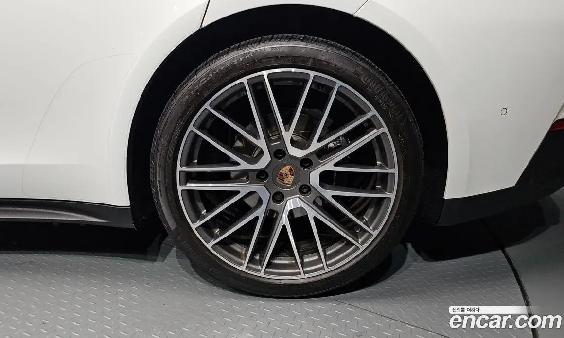 Porsche Panamera 2025 2.9 автомат (гидро), фото 7 Porsche Panamera 2025 2.9 автомат (гидро), фото 7