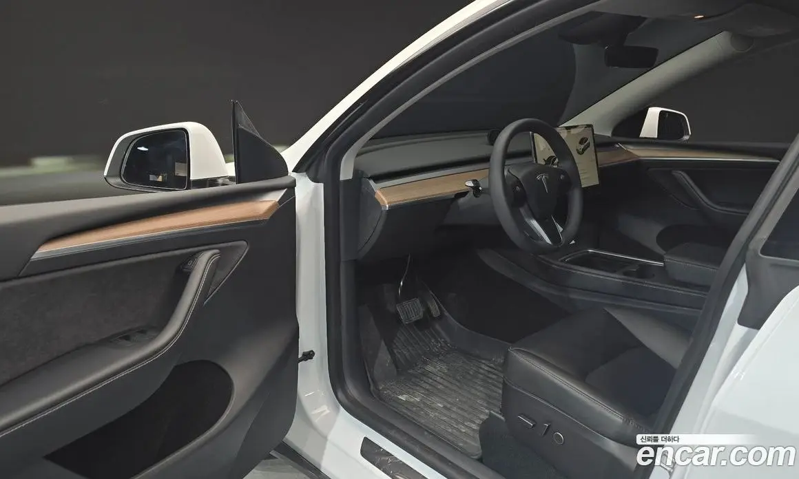 Tesla Model Y 2024 0.2 автомат (гидро), фото 13 Tesla Model Y 2024 0.2 автомат (гидро), фото 13