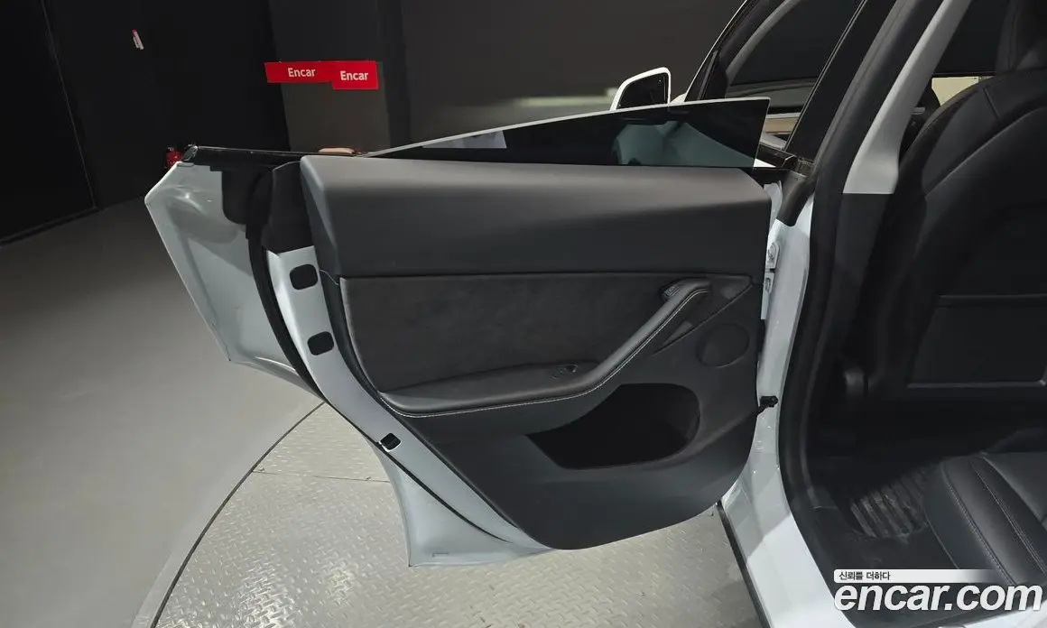 Tesla Model Y 2024 0.2 автомат (гидро), фото 15 Tesla Model Y 2024 0.2 автомат (гидро), фото 15
