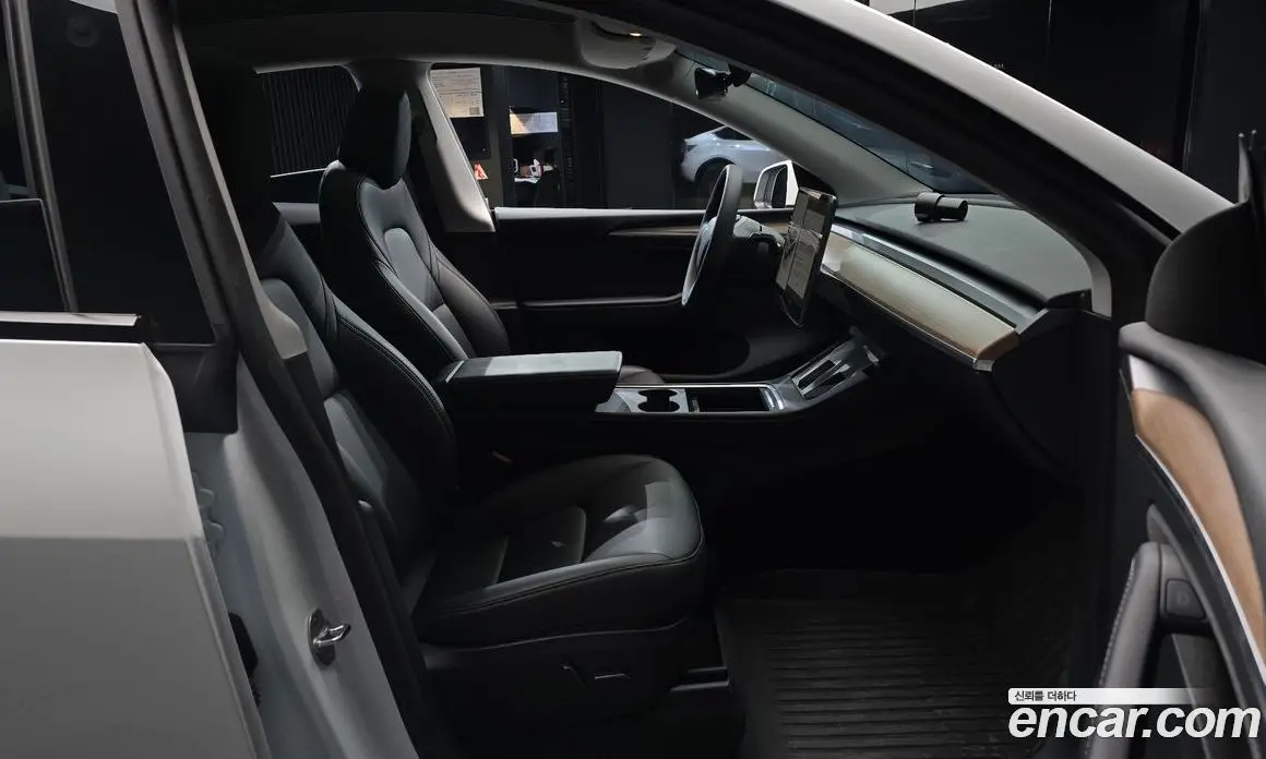 Tesla Model Y 2024 0.2 автомат (гидро), фото 16 Tesla Model Y 2024 0.2 автомат (гидро), фото 16