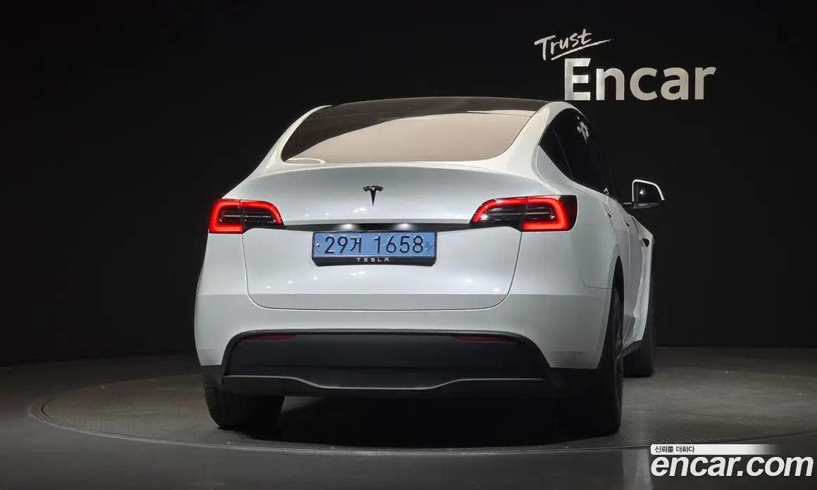 Tesla Model Y 2024 0.2 автомат (гидро), фото 4 Tesla Model Y 2024 0.2 автомат (гидро), фото 4