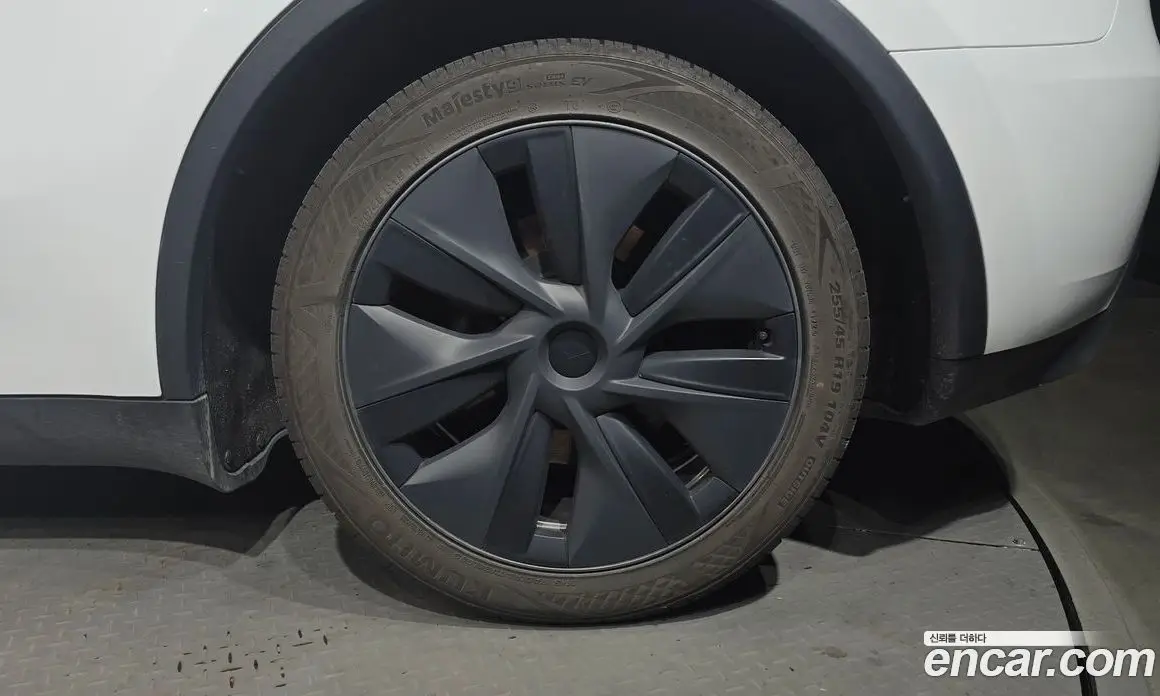 Tesla Model Y 2024 0.2 автомат (гидро), фото 7 Tesla Model Y 2024 0.2 автомат (гидро), фото 7