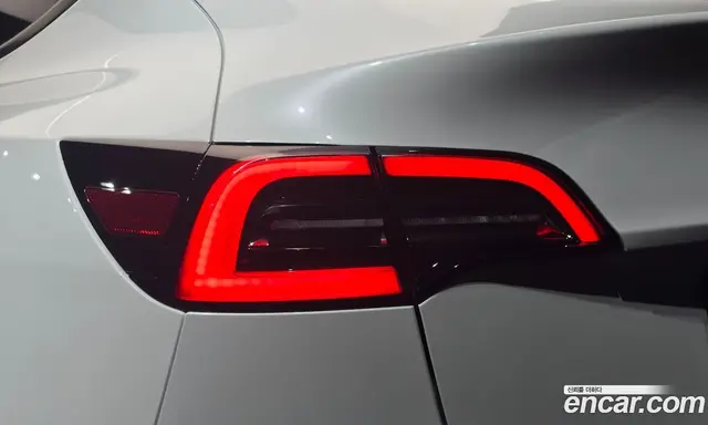Tesla Model Y 2024 0.2 автомат (гидро), миниатюра 9 Tesla Model Y 2024 0.2 автомат (гидро), миниатюра 9