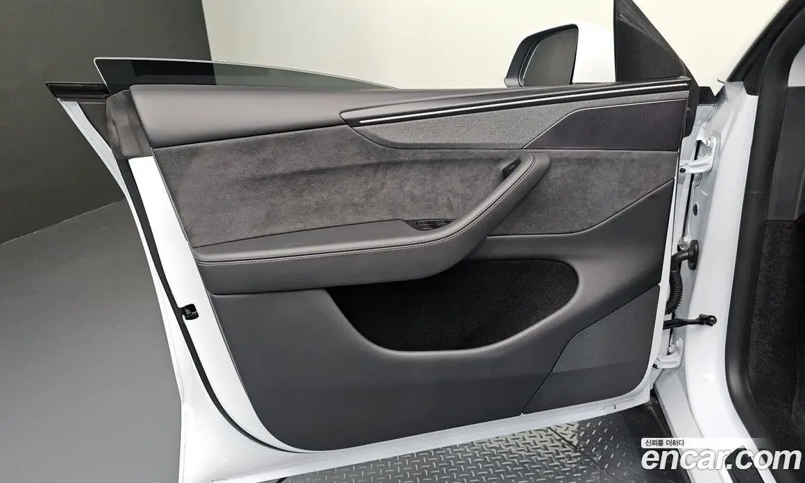 Tesla Model Y 2025 0.2 автомат (гидро), фото 14 Tesla Model Y 2025 0.2 автомат (гидро), фото 14